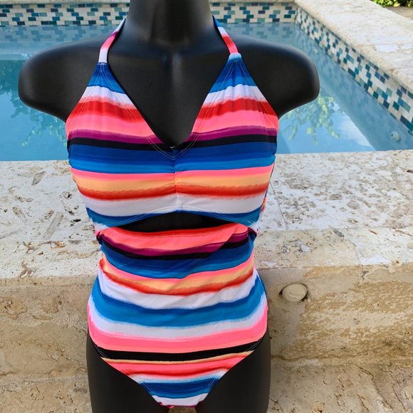 One Piece Swimsuit - Clean Water - XL - Picture 2 of 2